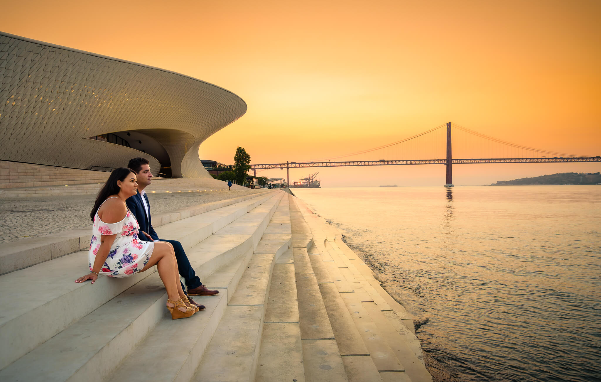 Lovers near MAAT in Lisbon